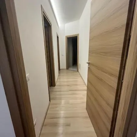 Διαμέρισμα Apt. N. 2 *