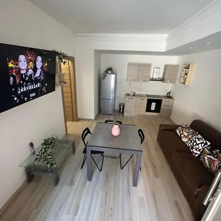 Apt. N. 2 * Milánó